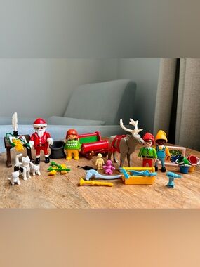 Playmobil Holiday Reindeer & Santa Playset